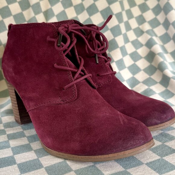 TOMS Size 9.5W  Lunata Red Suede Block Lace-Up Ankle Booties (More like a 10M) - Picture 1 of 7